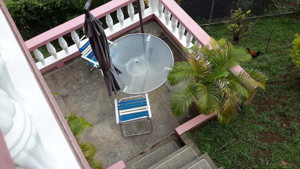 Top Ranking Hill View Guesthouse 21/23