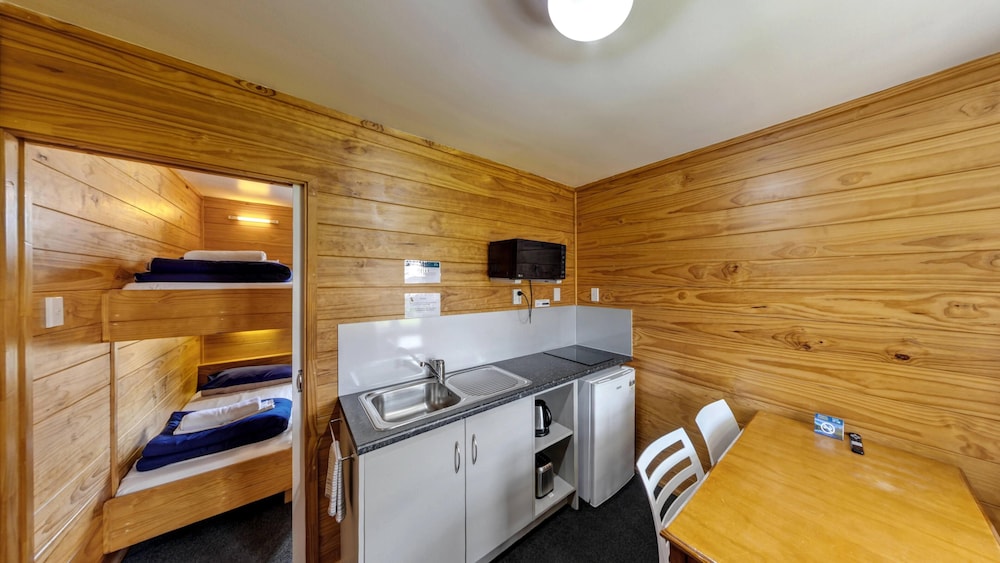 Wellington Top 10 Holiday Park 27/50