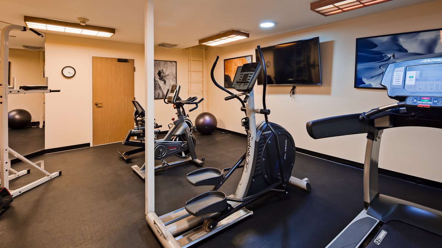 Inn at Santa Fe, SureStay Collection by Best Western 21/41
