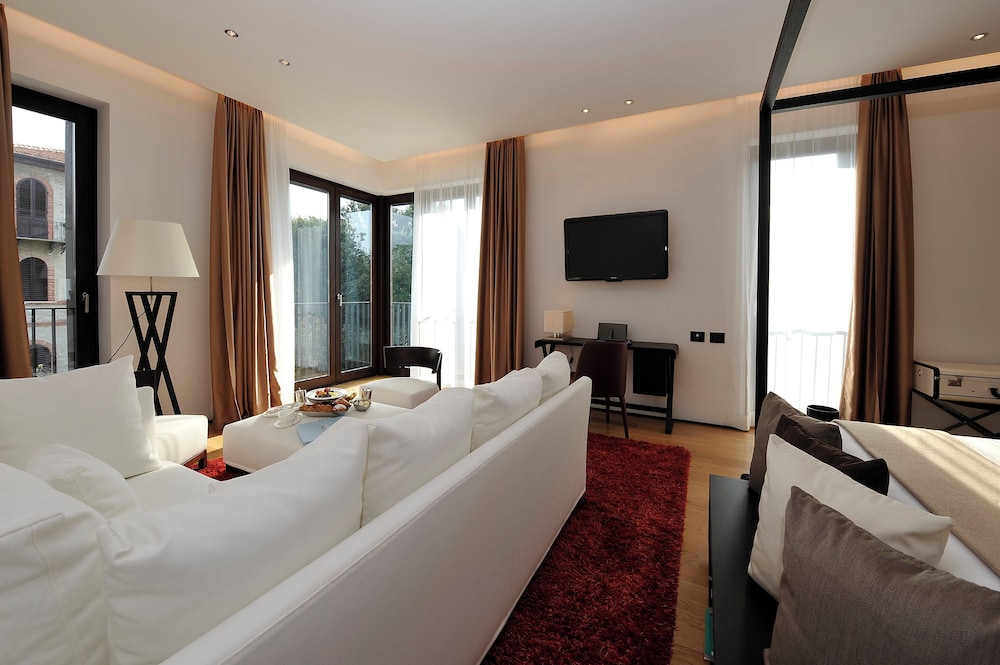 Space, Executive, Suite, King Bed