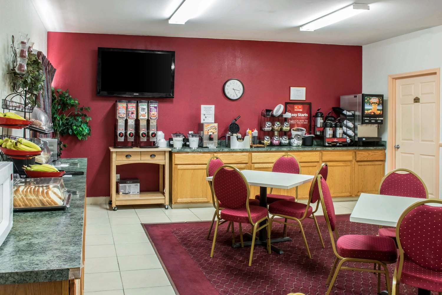 Econo Lodge Carlisle Central 19/24