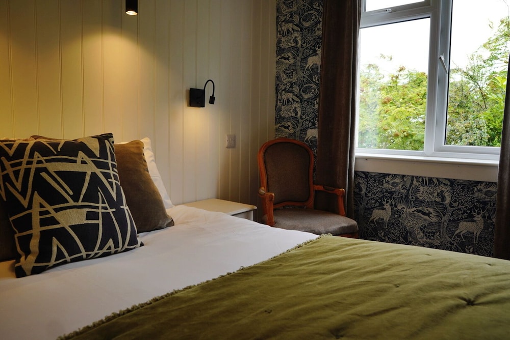 Lochnell Arms Hotel 13/35