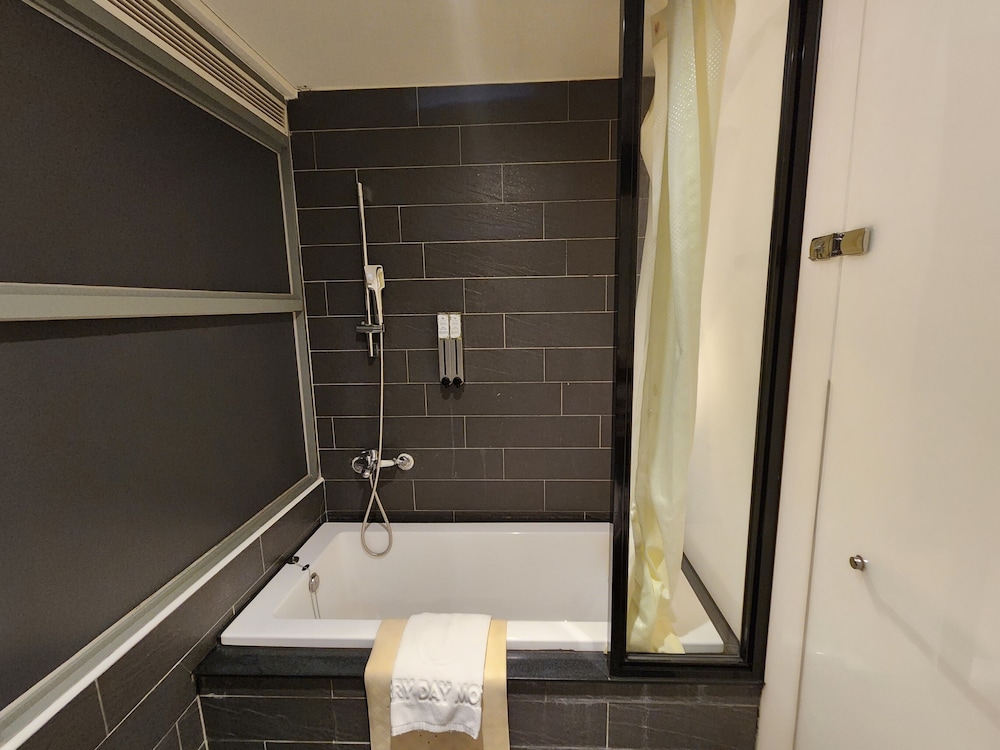 Merryday Hotel Banqiao Branch 49/50