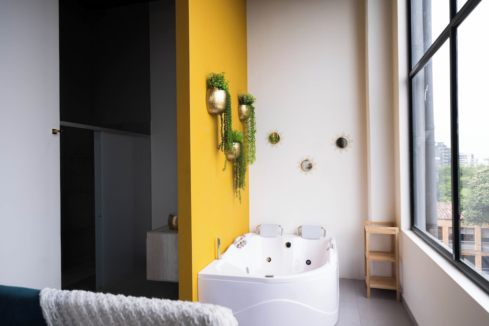 Royal Living Poblado 50/50