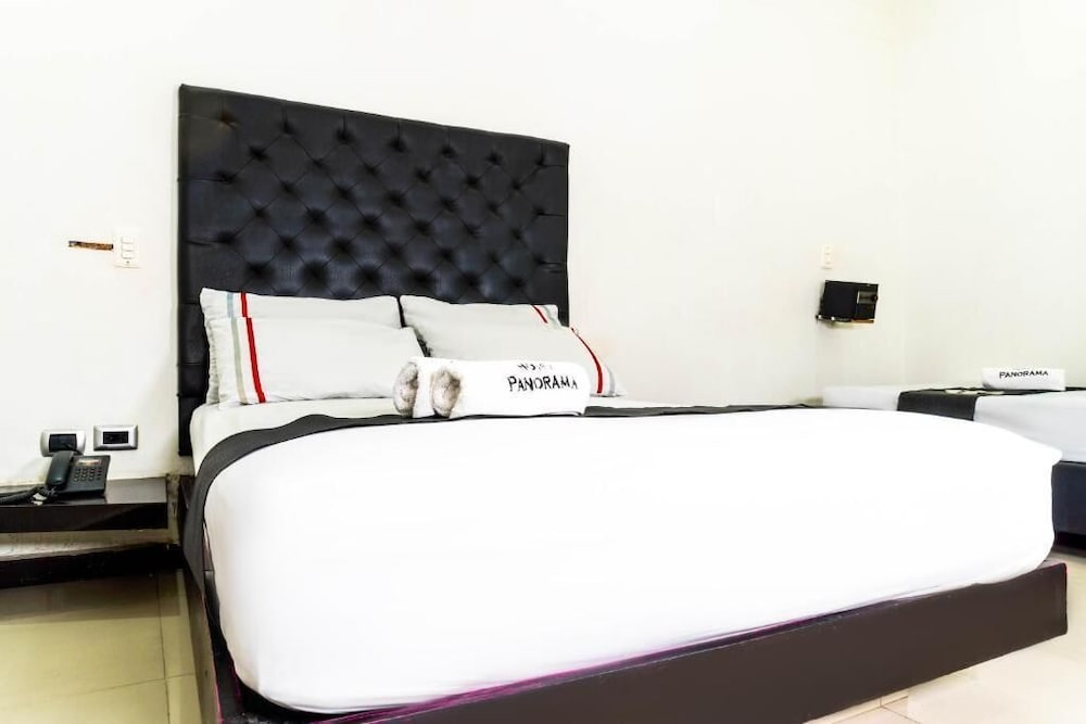Hotel Panorama 7/18