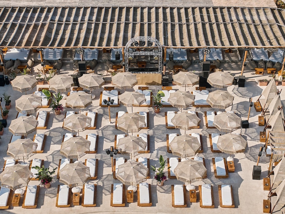 AYA Resort 6/60
