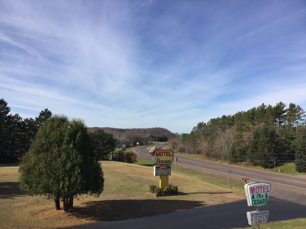 Cedars Motel 48/72