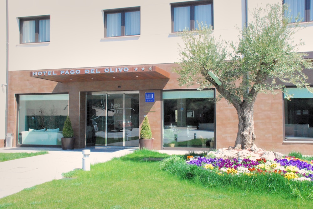 Hotel Pago Del Olivo 25/32