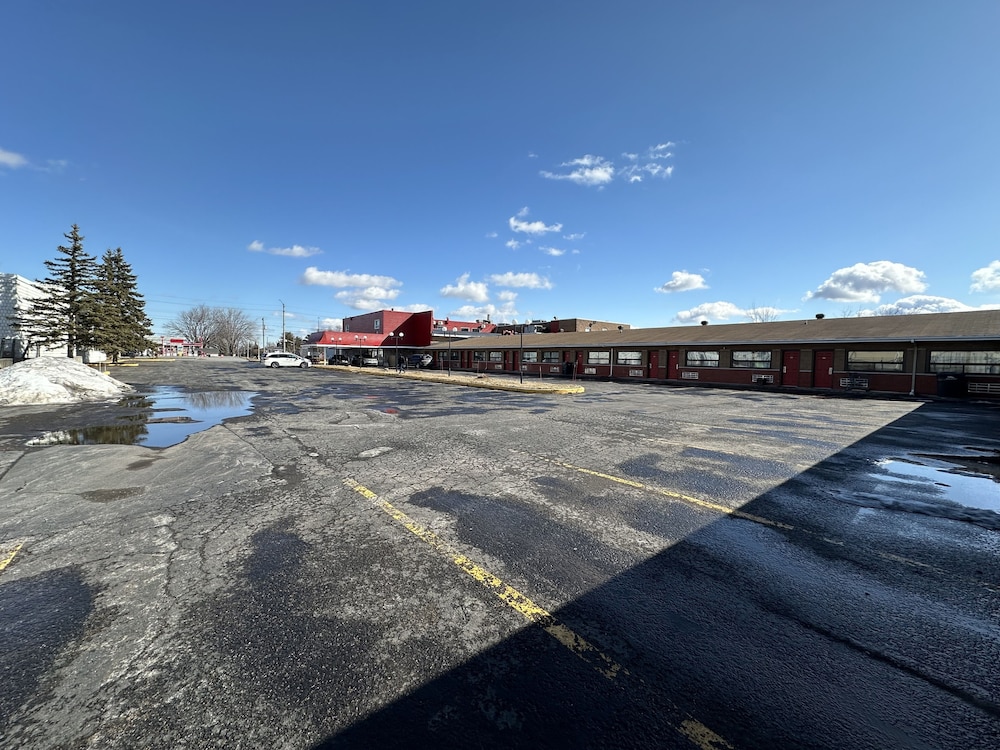 Motel6 Cornwall, On 51/57