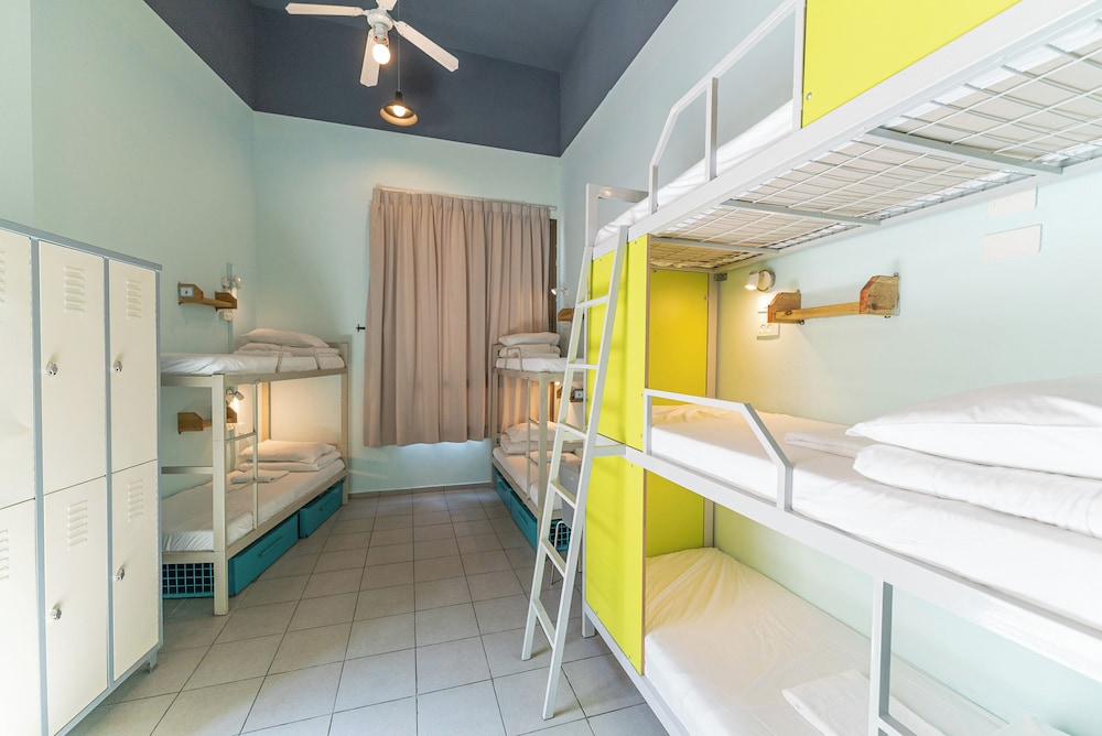 MIXED DORM, 10 BEDS