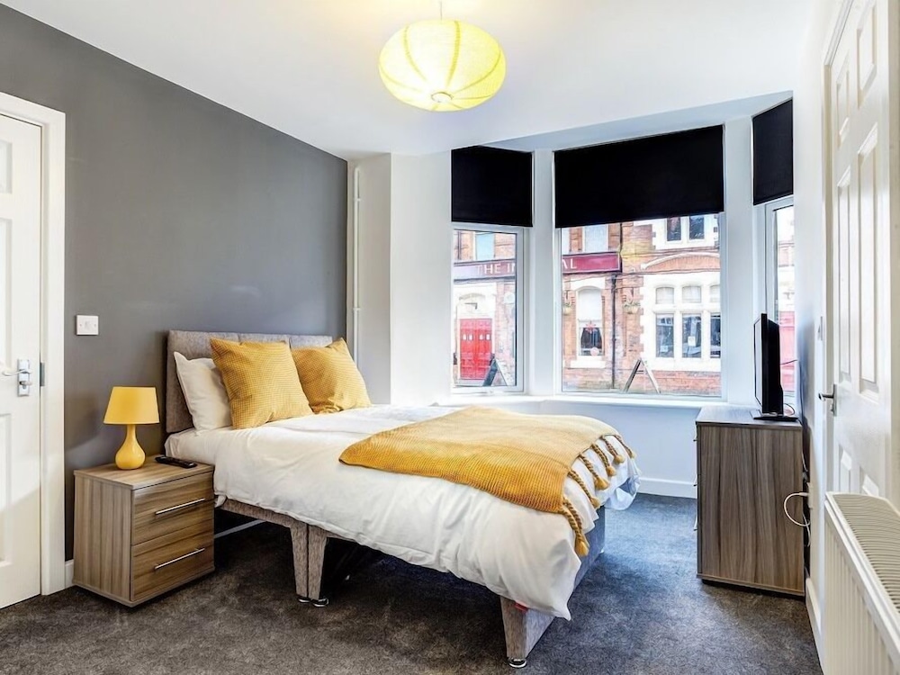 Townhouse Plus @ 166 Edleston Road Crewe 2/17