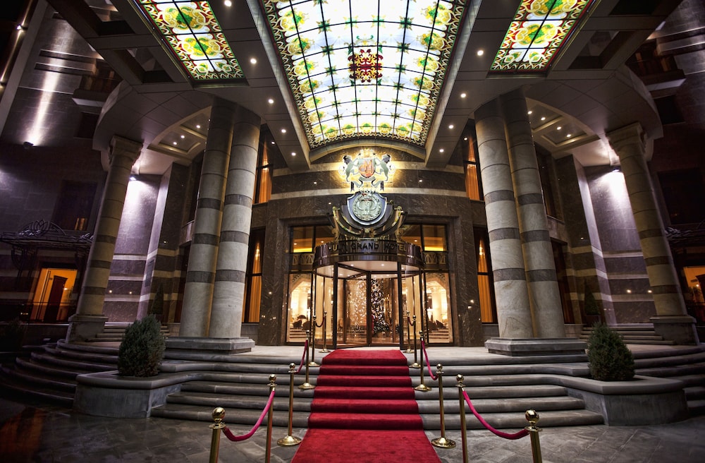 Multi Grand Hotel 4/68
