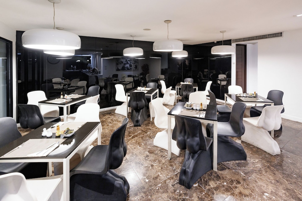 S33 Compact Sukhumvit Hotel 55/78