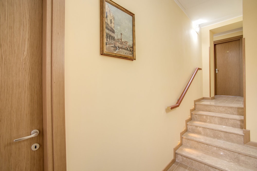 TOP FLOOR NAVONA 28/43