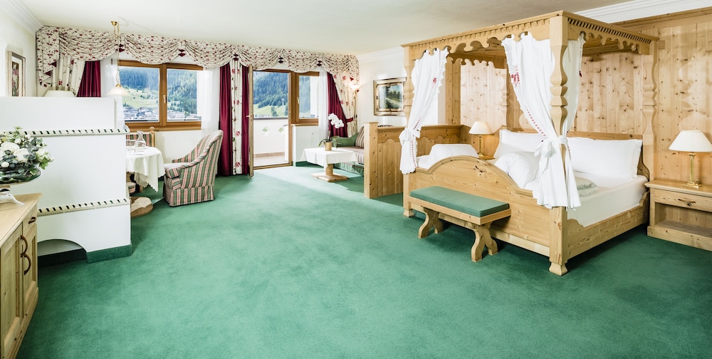 Hotel Sassongher 13/47