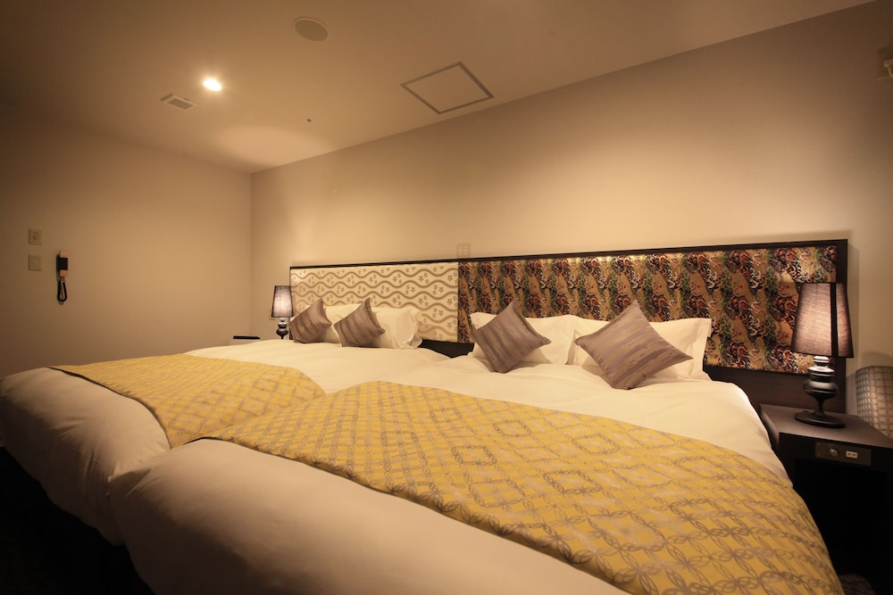 Deluxe, 2 Queen Beds, Outdoor Bath, Sofa