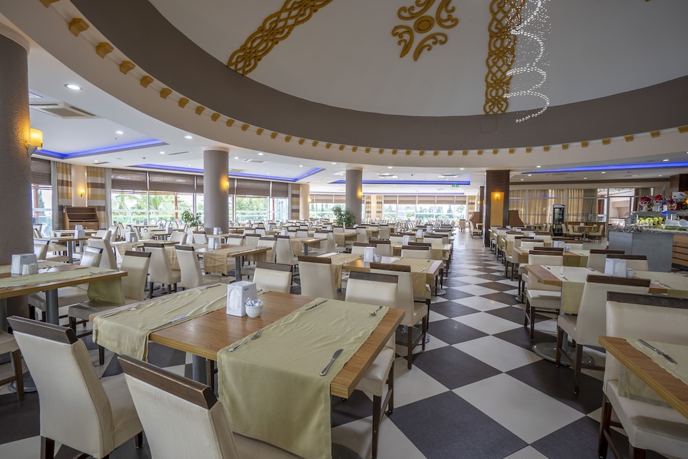 Cenger Beach Resort & Spa 38/50