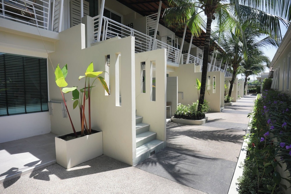 Impress Resort 45/50