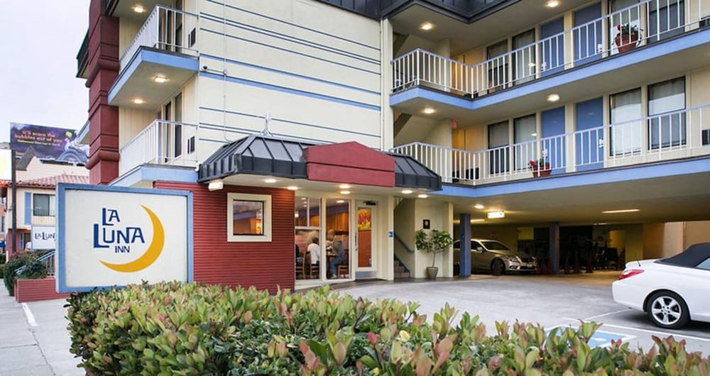 La Luna Inn 6/49
