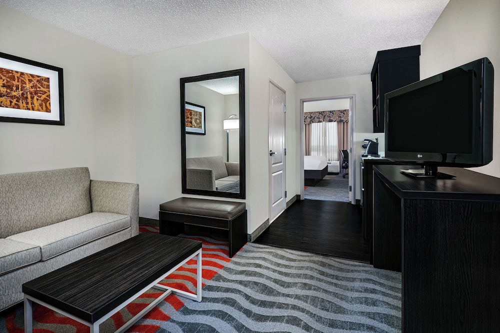 Holiday Inn Hotel & Suites College Station-Aggieland 39/69