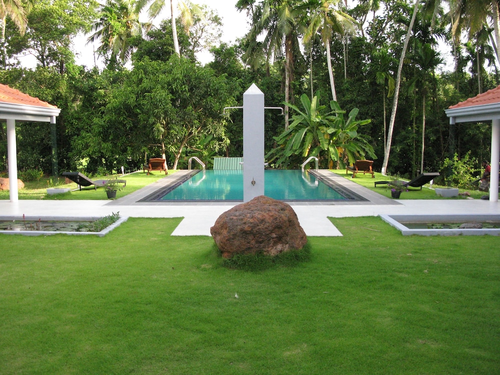 Anuhas Airport Villas 25/44