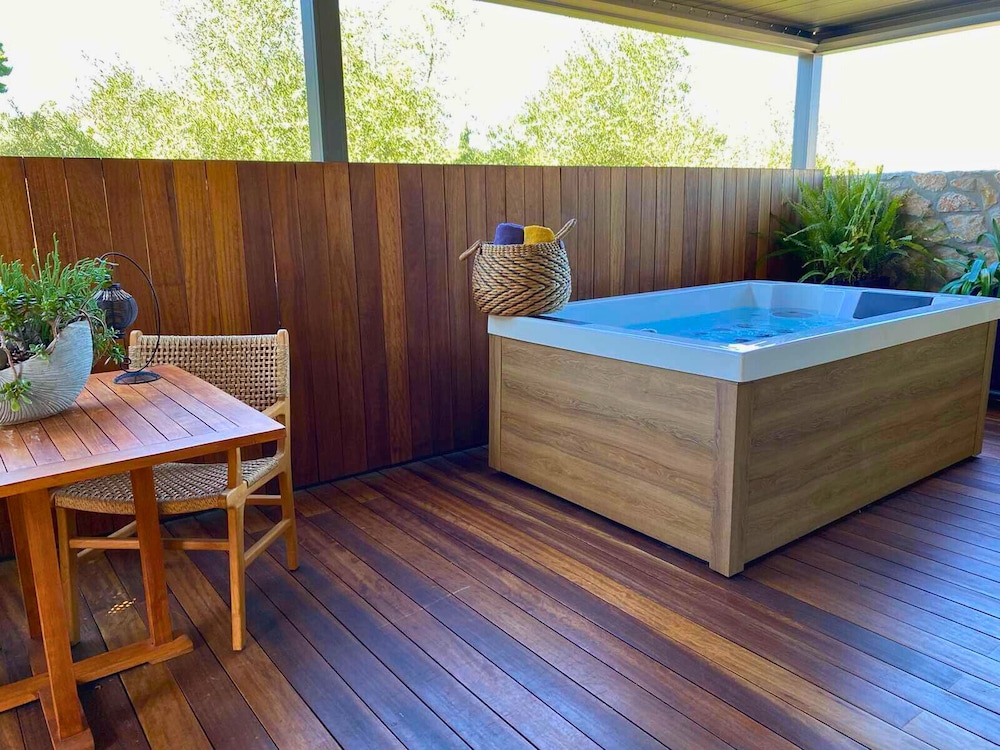 Anthemion Suites And Villas 4/50
