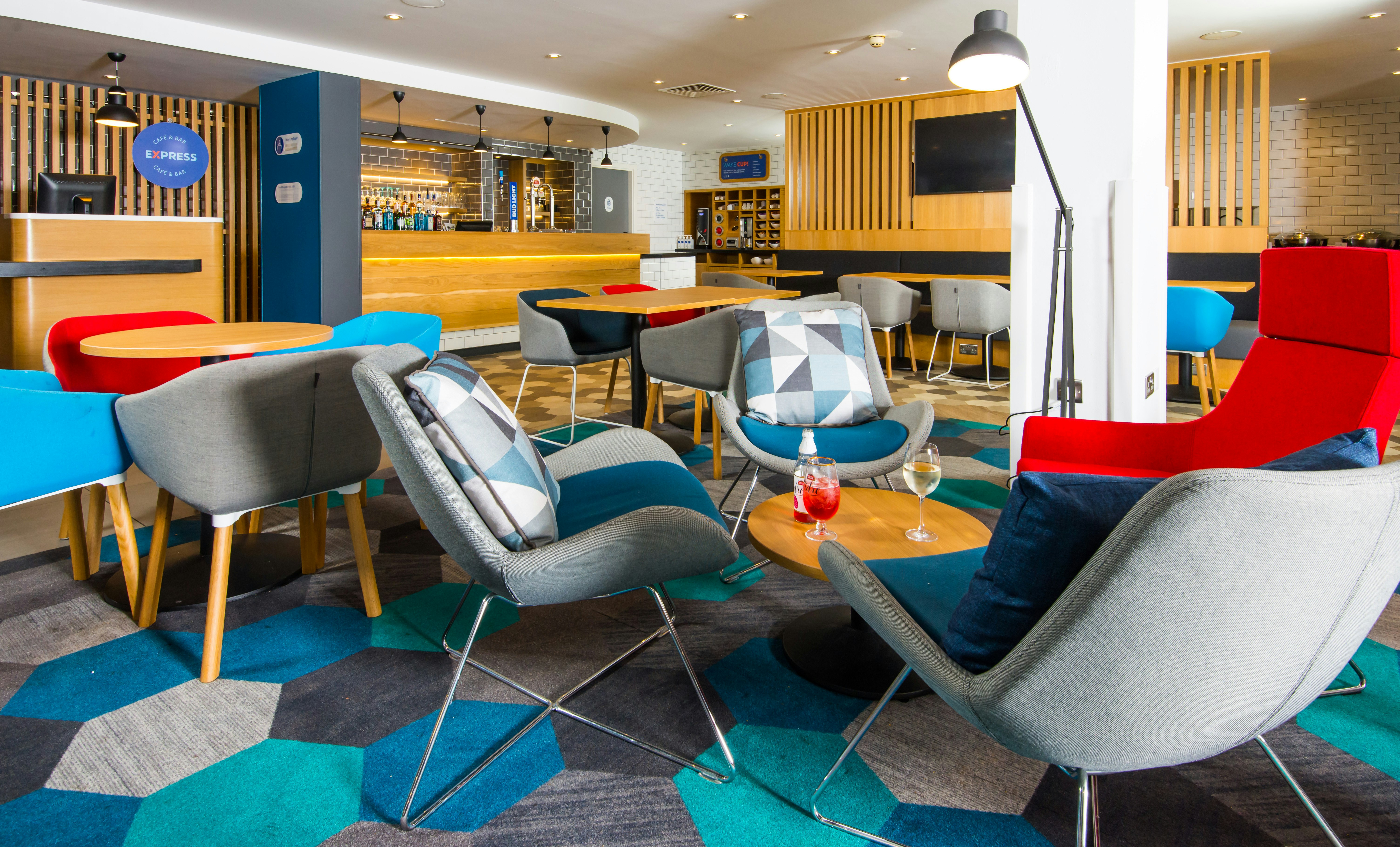 Holiday Inn Express London Hammersmith 30/43