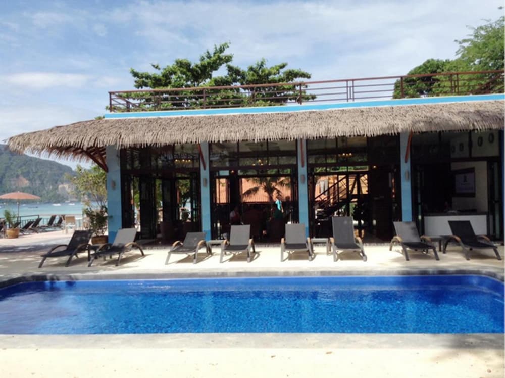 Phi Phi Long Beach Resort & Villa 8/50