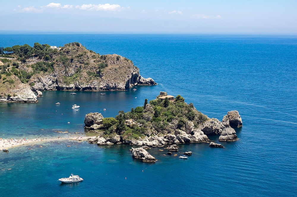 Isola Bella Infinity Suites 43/50