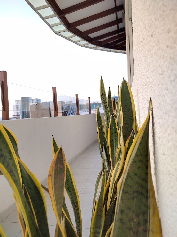The Residence 39/42