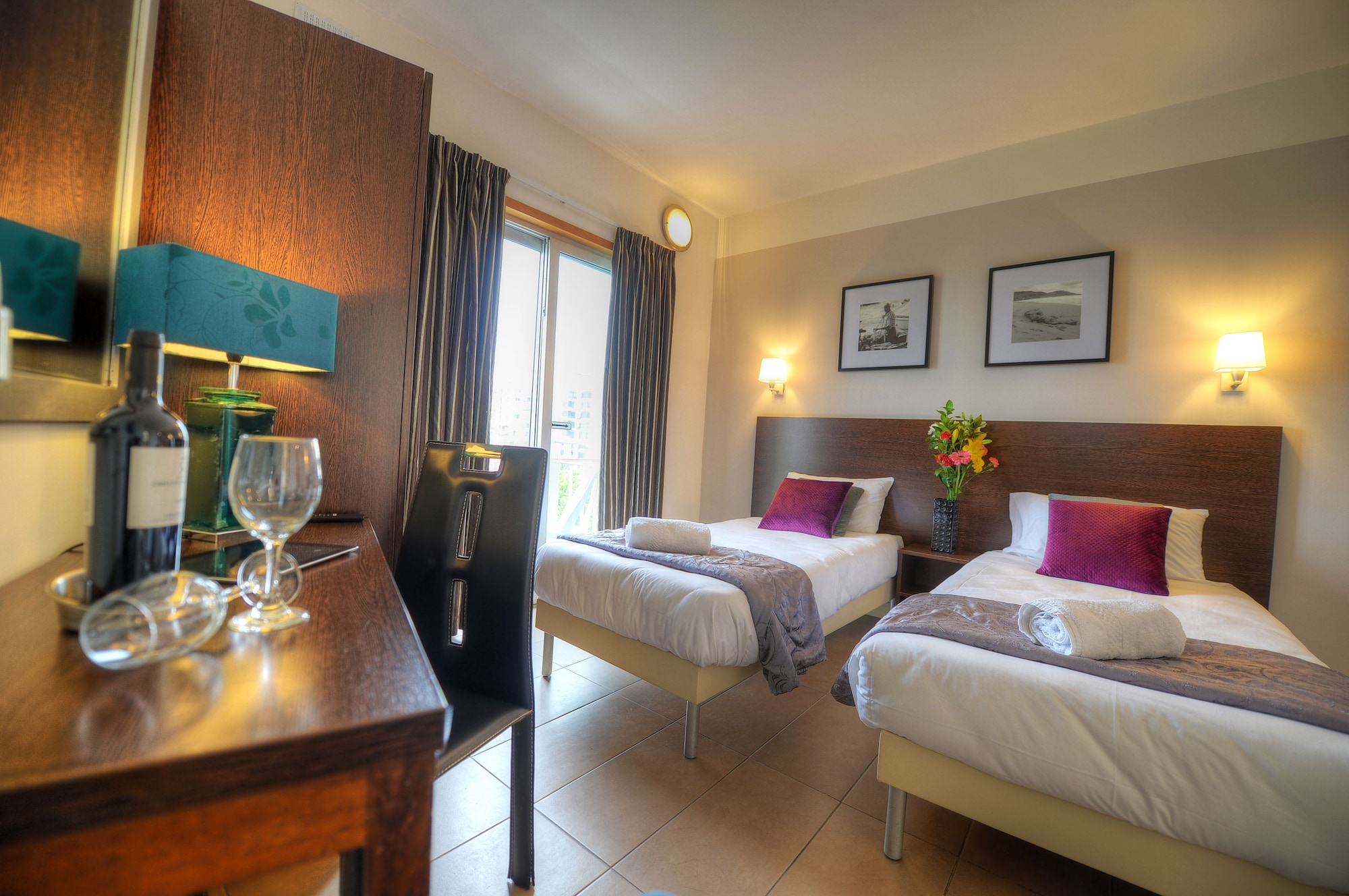 غرفة مفردة بسرير مزدوج بإطلالة جزئية على البحر، Carlton Hotel Malta 2/9