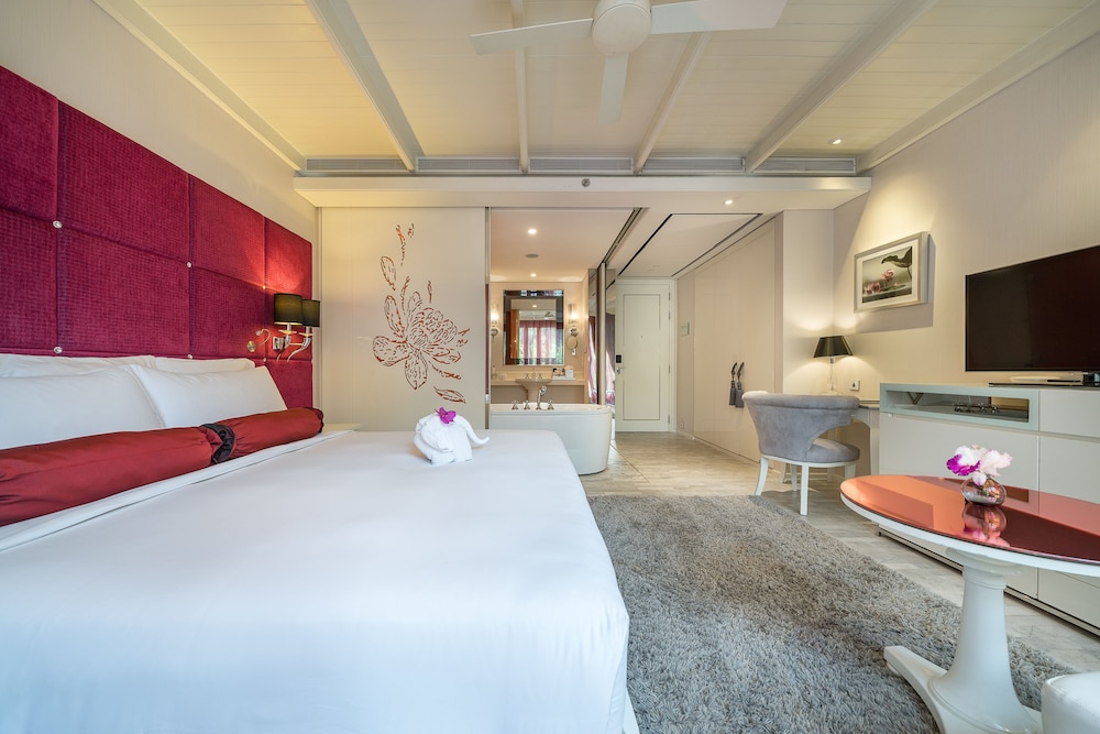 1 BEDROOM, DELUXE, DOUBLE BED, CITY VIEW