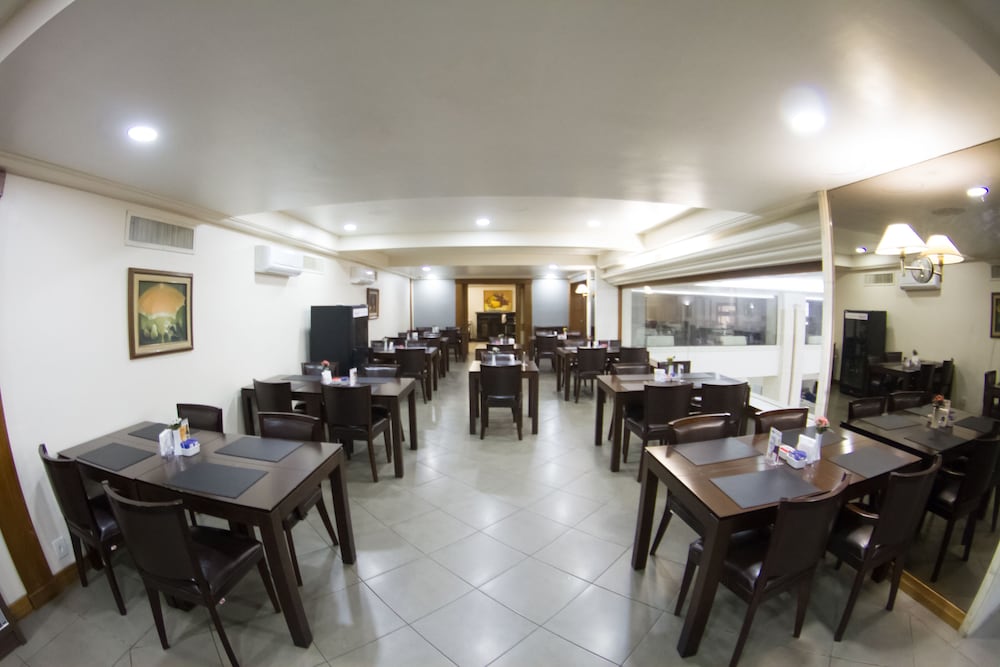 Hotel Embaixador 64/76