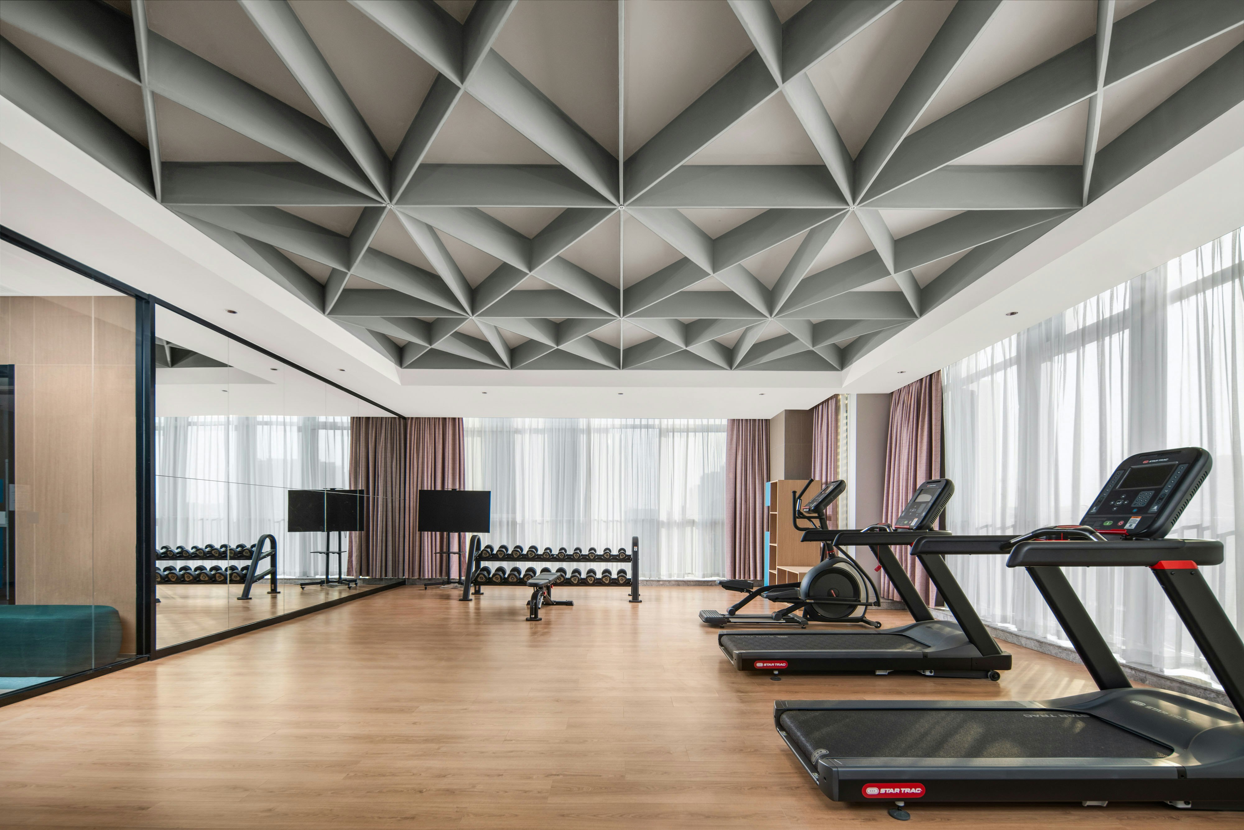 Holiday Inn Express Taizhou Toumen Port 18/43