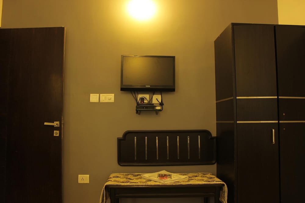 Mount Residency 18/38