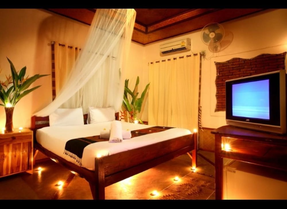 Pai Love & Baan Chon Phao Resort 12/35
