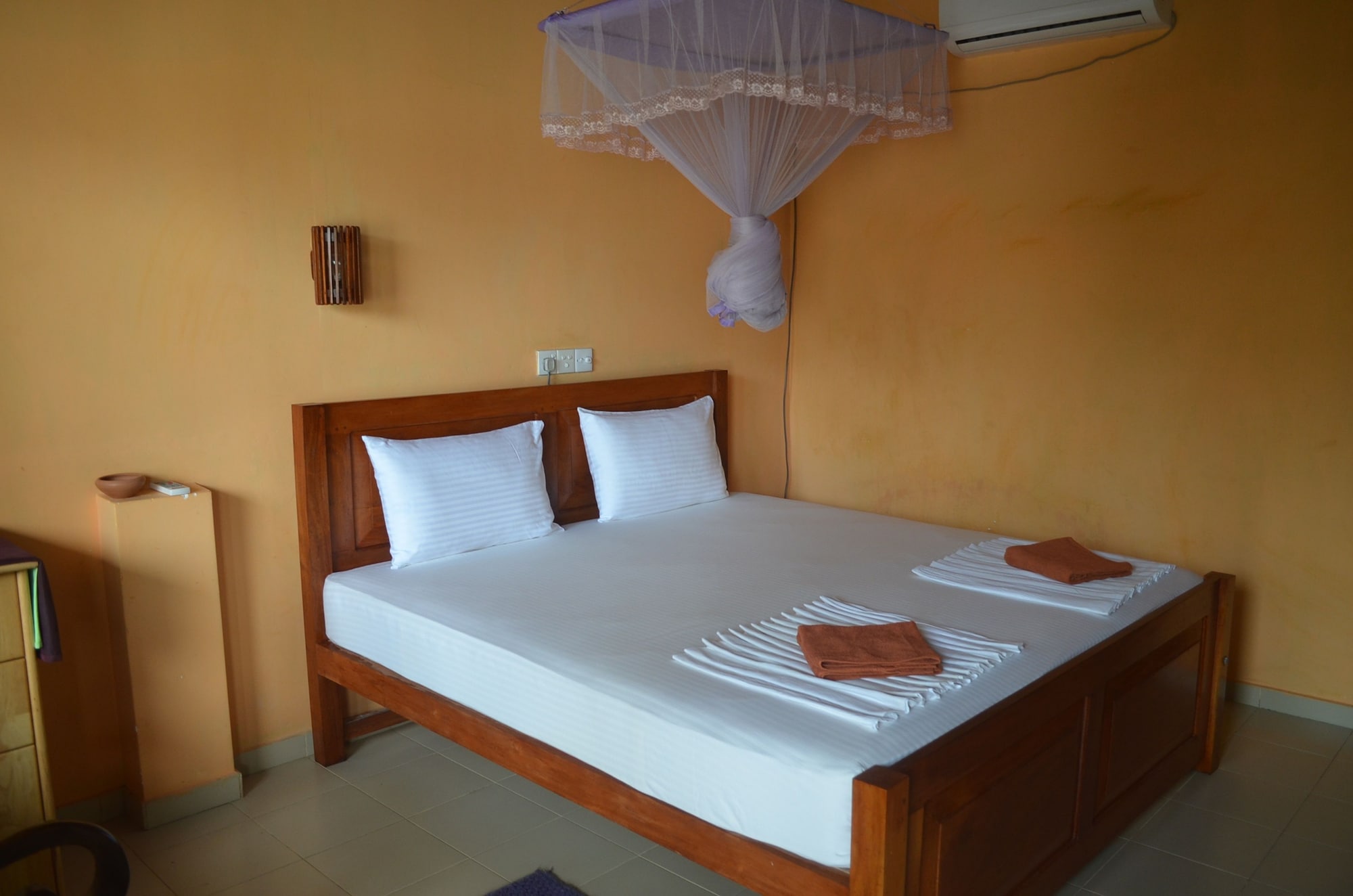 1 BEDROOM, STANDARD, PARTIAL OCEAN VIEW, BALCONY