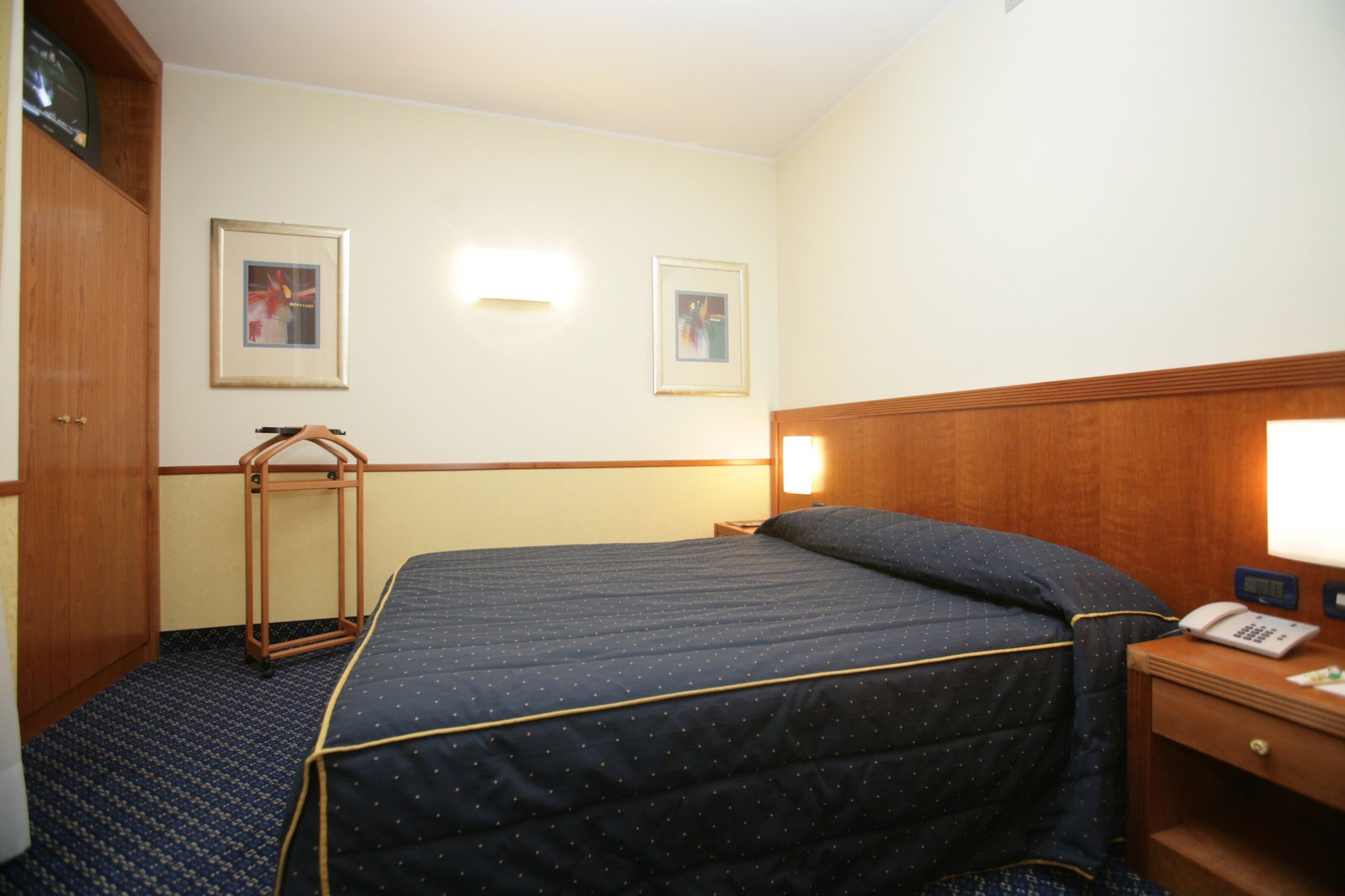 ECONOMY, SINGLE, SINGLE BED