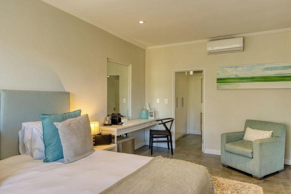 Deluxe, King Bed