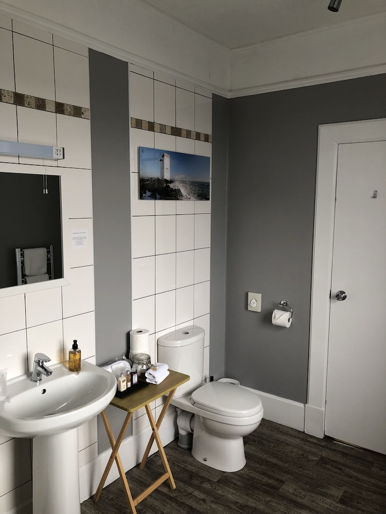 The Bowmore House Bed and Breakfast 32/36