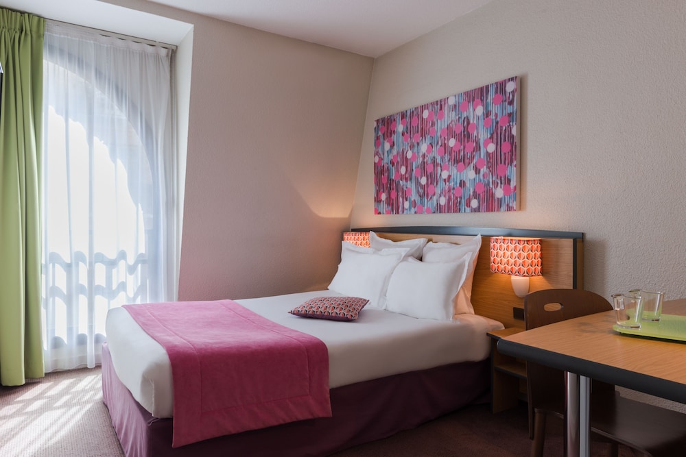 Hotel Paris Louis Blanc - Gare du Nord, Paris 10 19/67