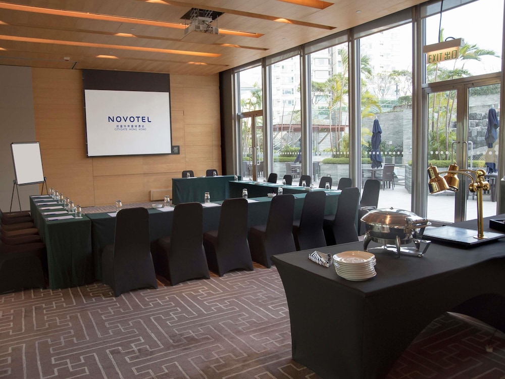 Novotel Citygate Hotel Hong Kong 52/62