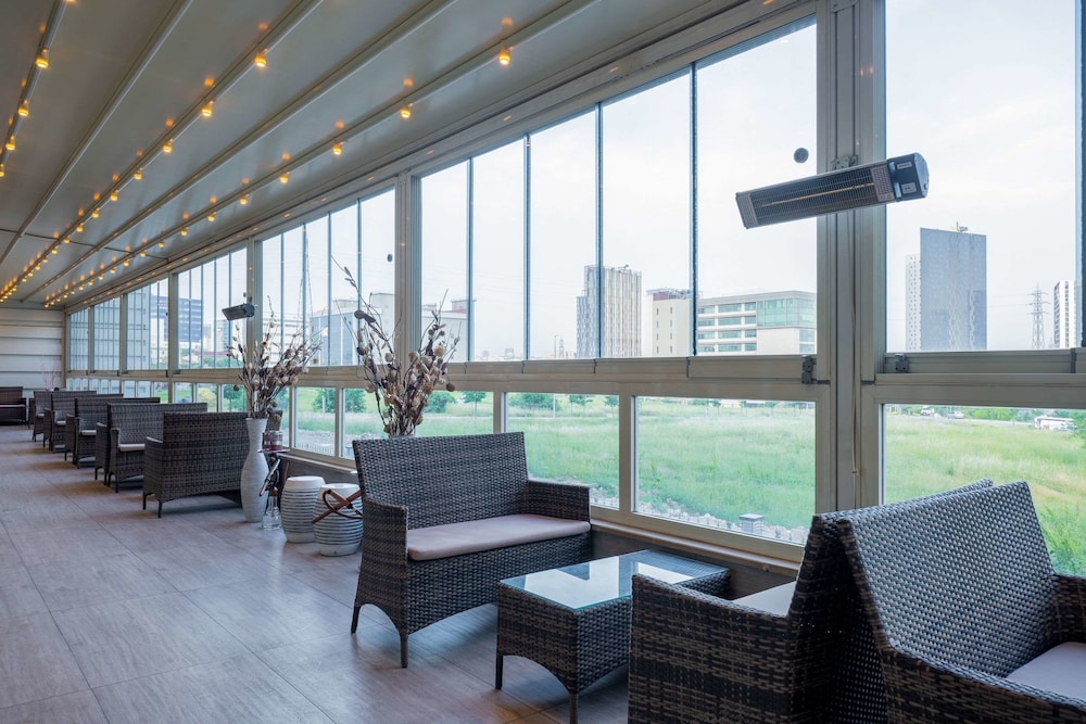 Clarion Hotel Istanbul Mahmutbey 46/60