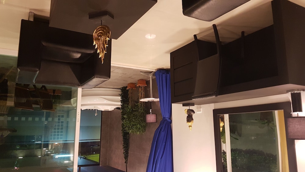 East Suites 65/73