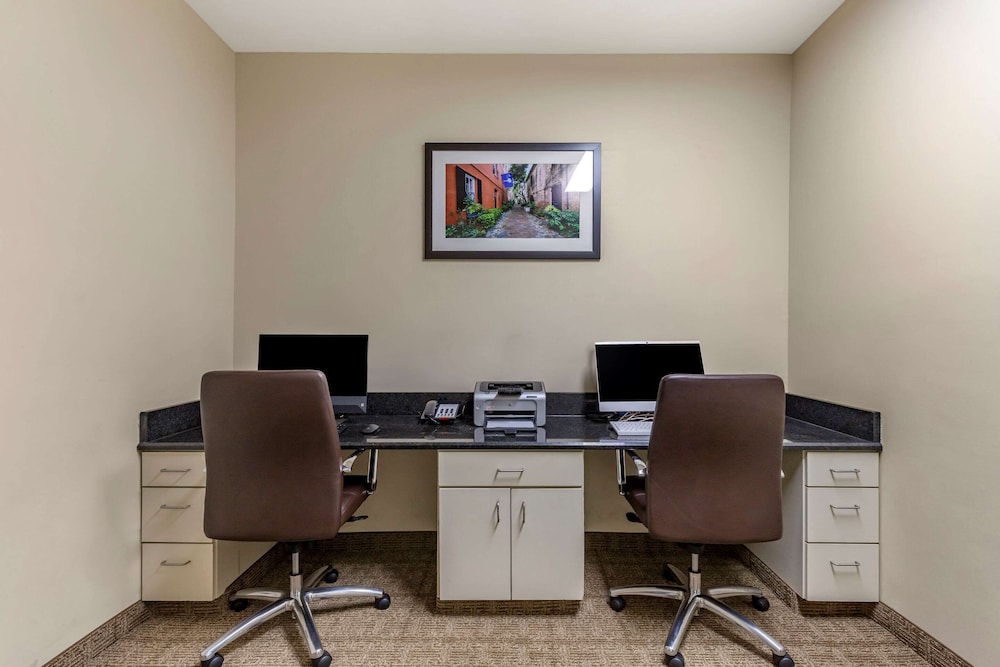 Comfort Inn & Suites Orangeburg 29/36
