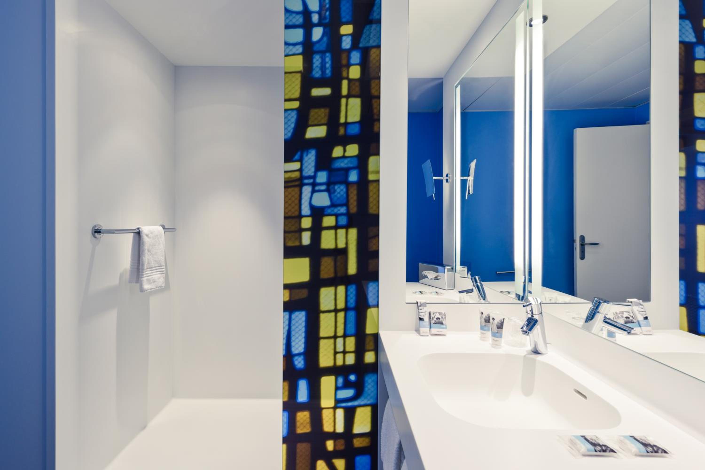 غرفة بريفيليج بسرير مزدوج بشرفة بإطلالة، Mercure Nice Centre Notre Dame Hotel 3/3