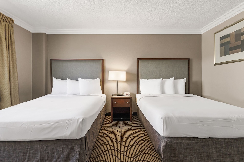 JACK LONDON INN 13/53