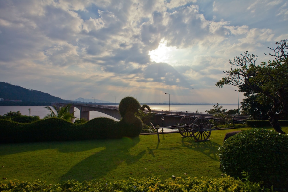Champasak Grand Hotel 68/73
