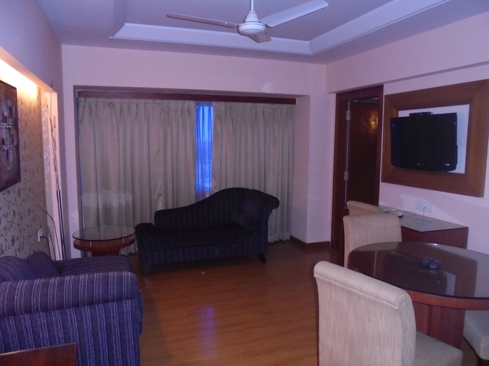 Lords Plaza Ankaleshwar 25/36