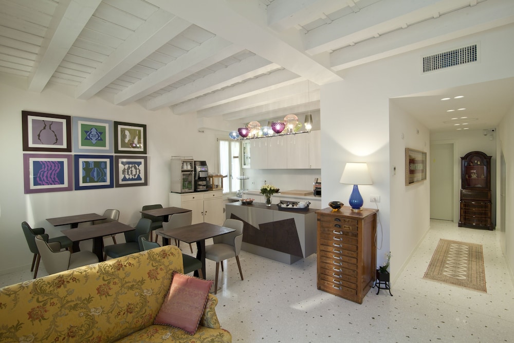 Chiara Lodge 18/33